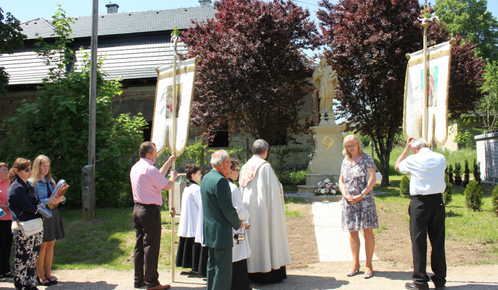 Svätenie sochy sv. J. Nepomuckého