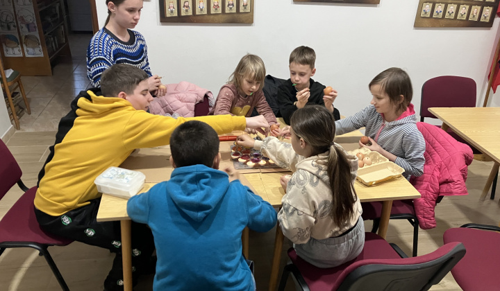 Obecná knižnica - veľkonočné tvorenie