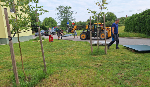Inštalovanie stolnotenisového stola pre všetkých občanov z obce Projekt je podporený z NSK 