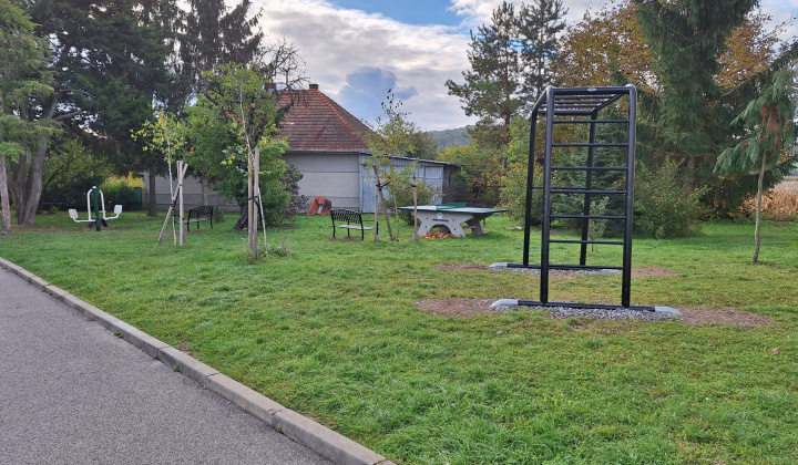 Športovo - oddychová zóna na verejnom priestranstve Malé Vozokany